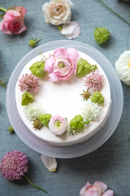 Fresh Flower Cake Circle Design