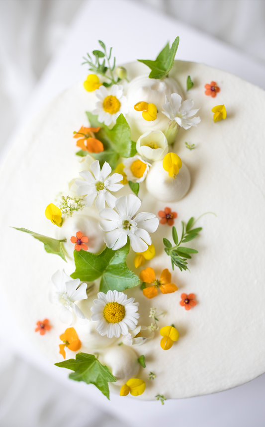 Fresh Flower Cake Line Design